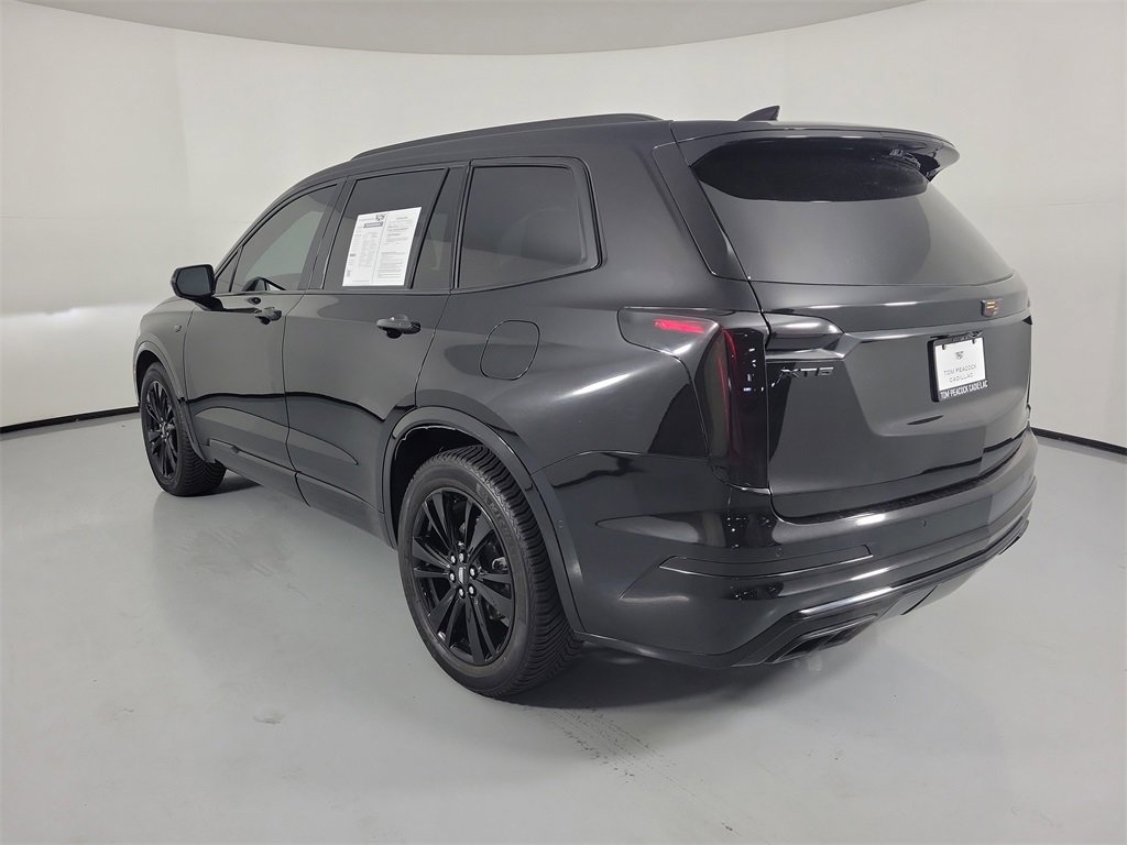 Used 2021 Cadillac XT6 Premium Luxury image 3