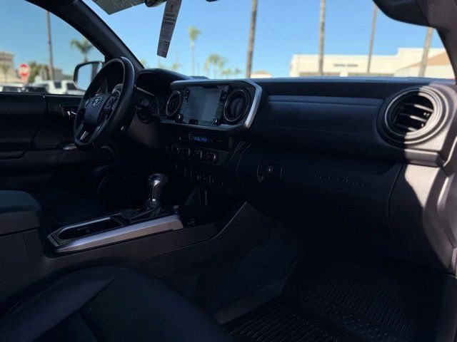 Used 2022 Toyota Tacoma Limited image 22