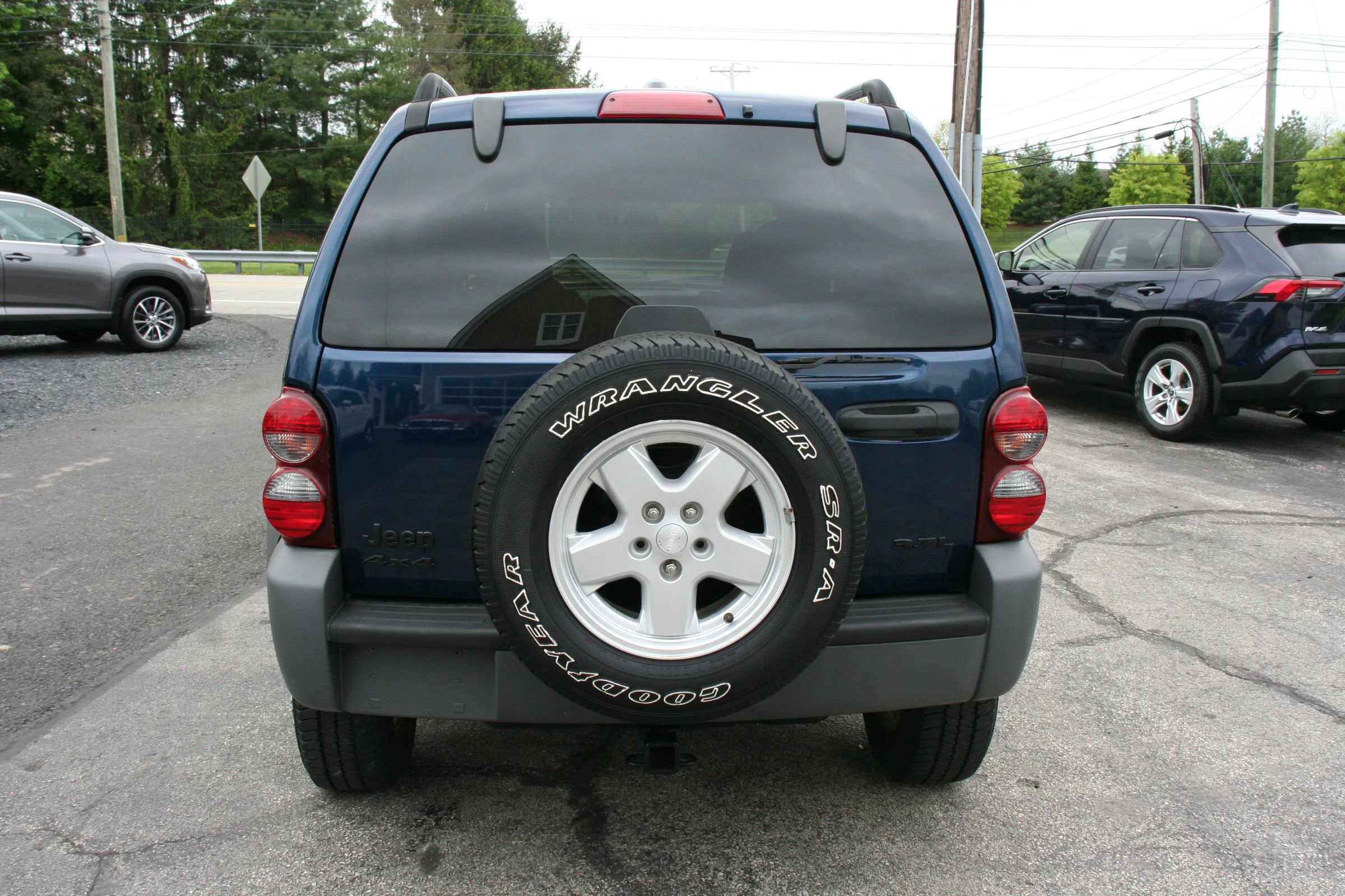 Used 2005 Jeep Liberty Sport AWD/4WD image 27