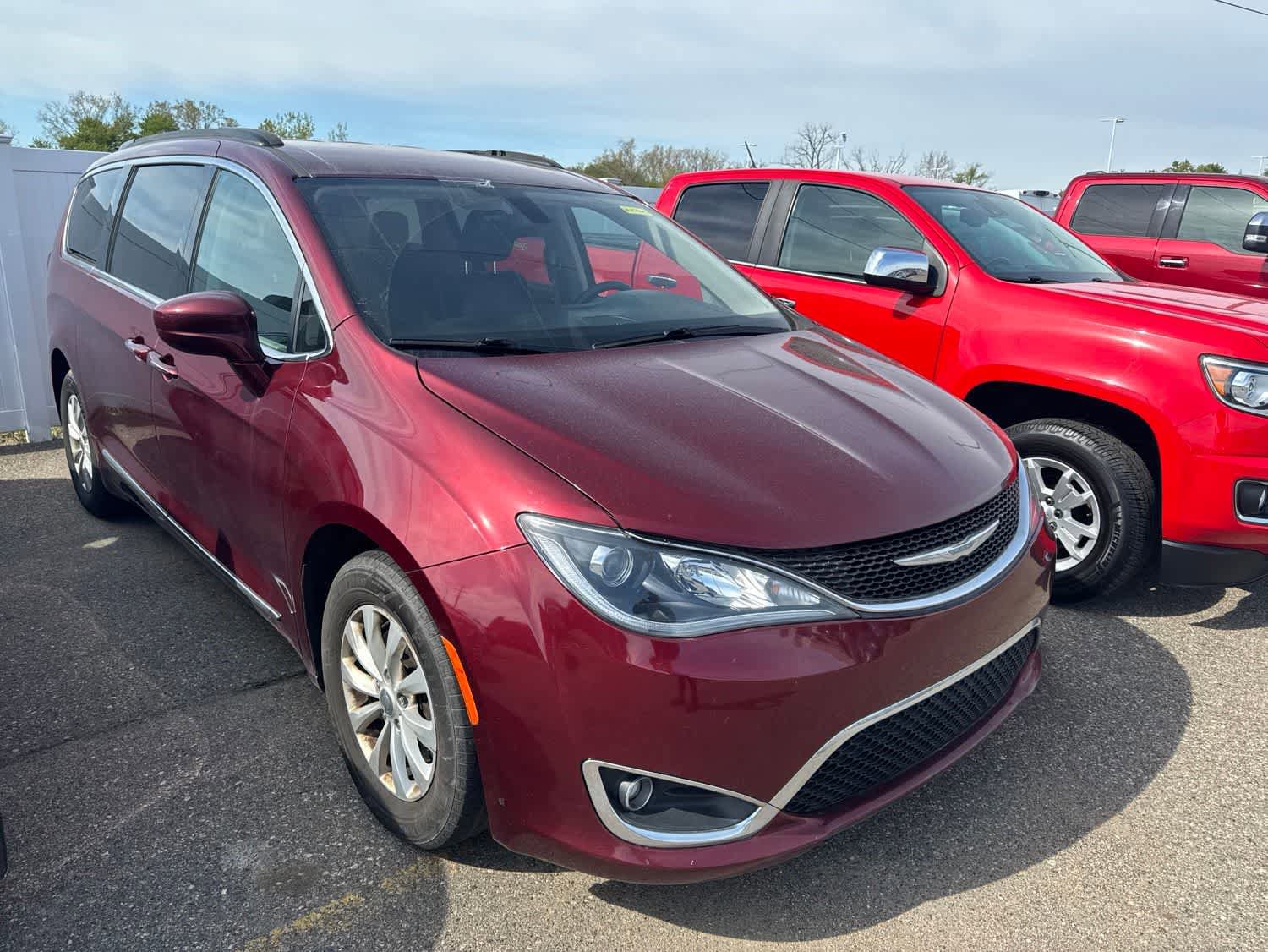 Used 2017 Chrysler Pacifica Touring-L FWD image 6
