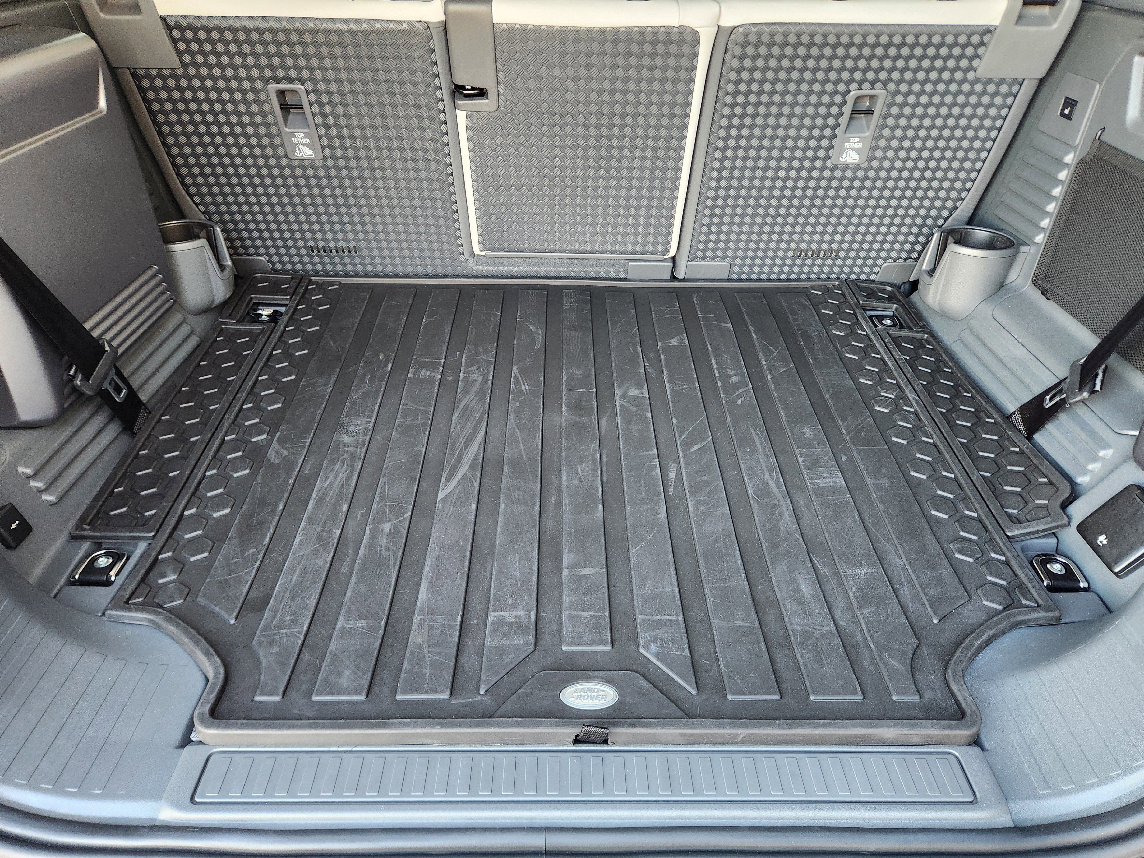 Used 2025 Land Rover Defender 110 X-Dynamic SE image 33