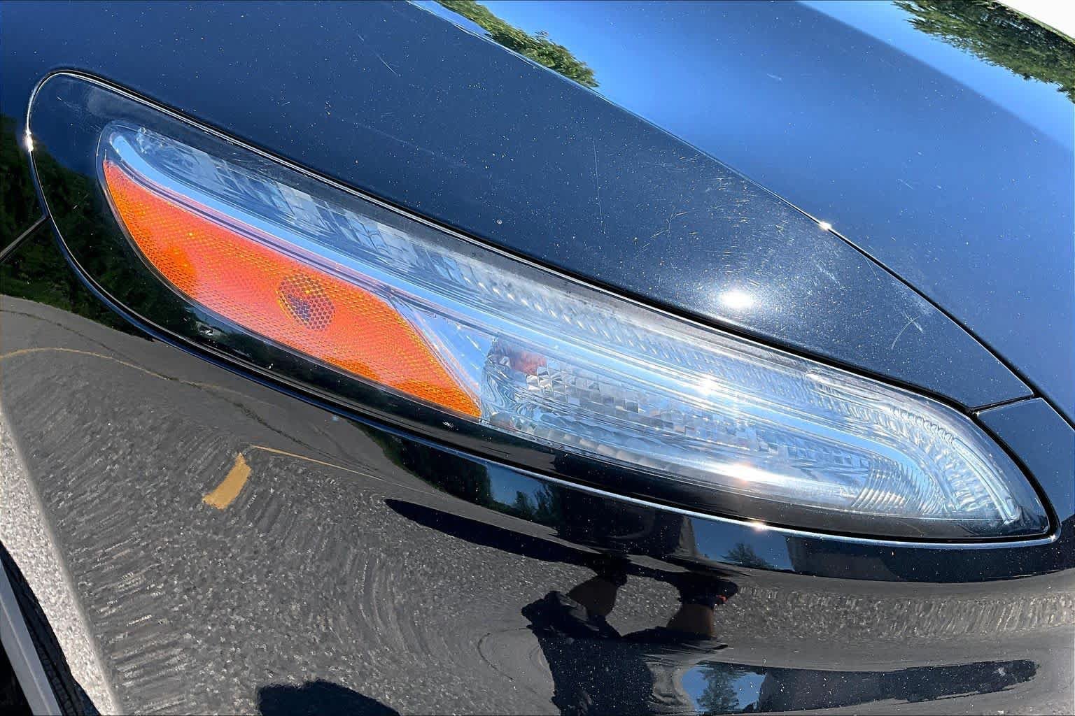 Used 2018 Jeep Cherokee Latitude Plus AWD/4WD image 27