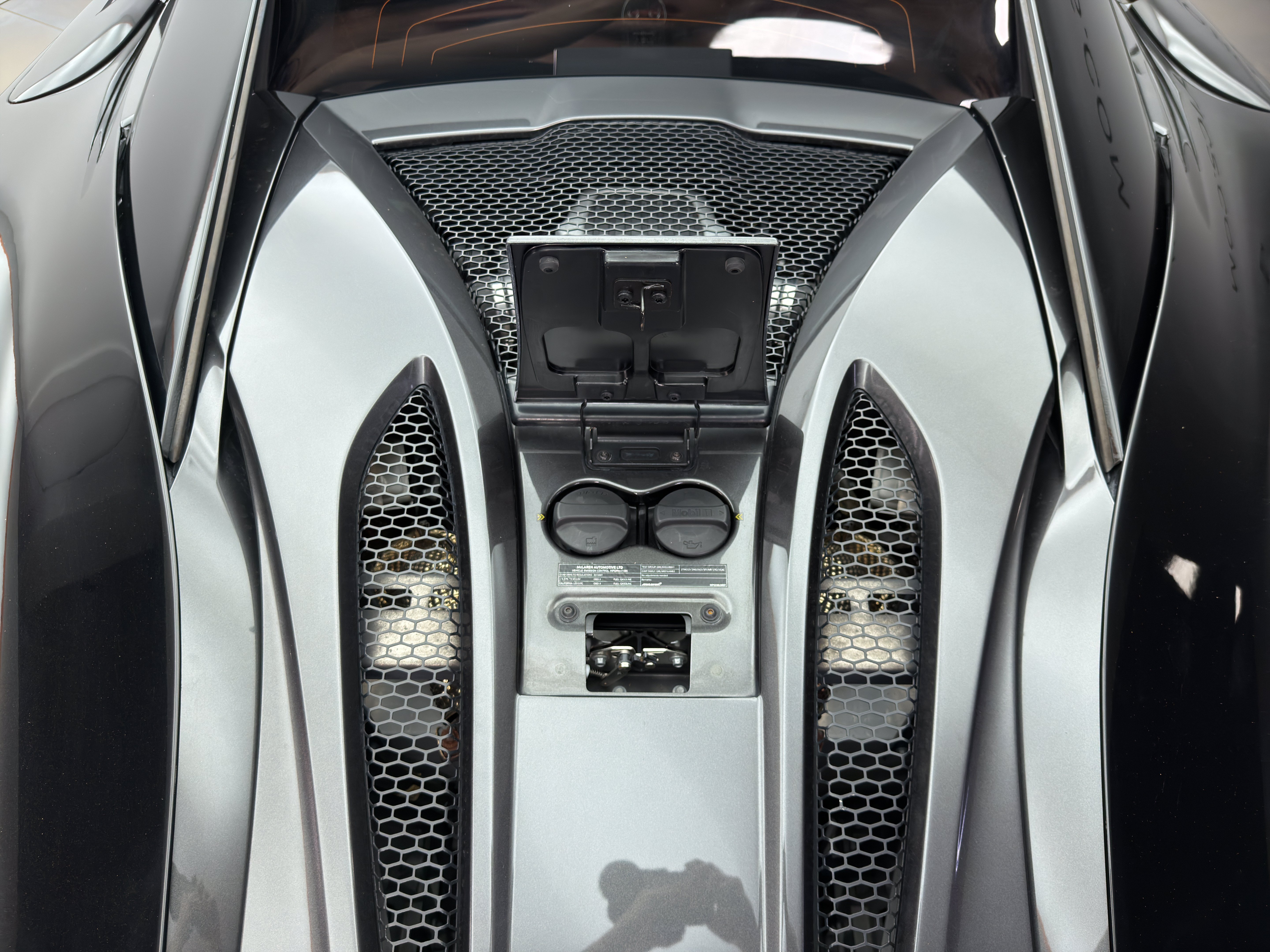 Used 2016 McLaren 570S Coupe RWD image 21