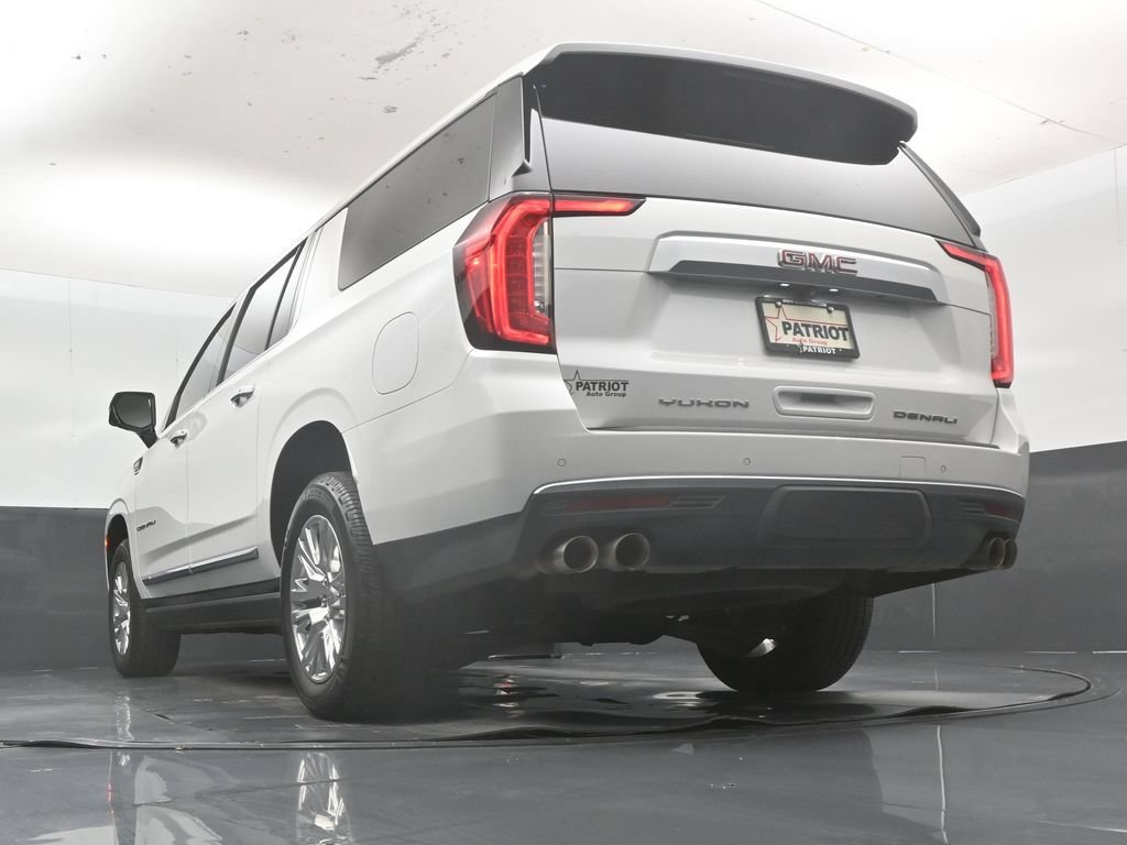 Used 2022 GMC Yukon XL Denali AWD/4WD image 46