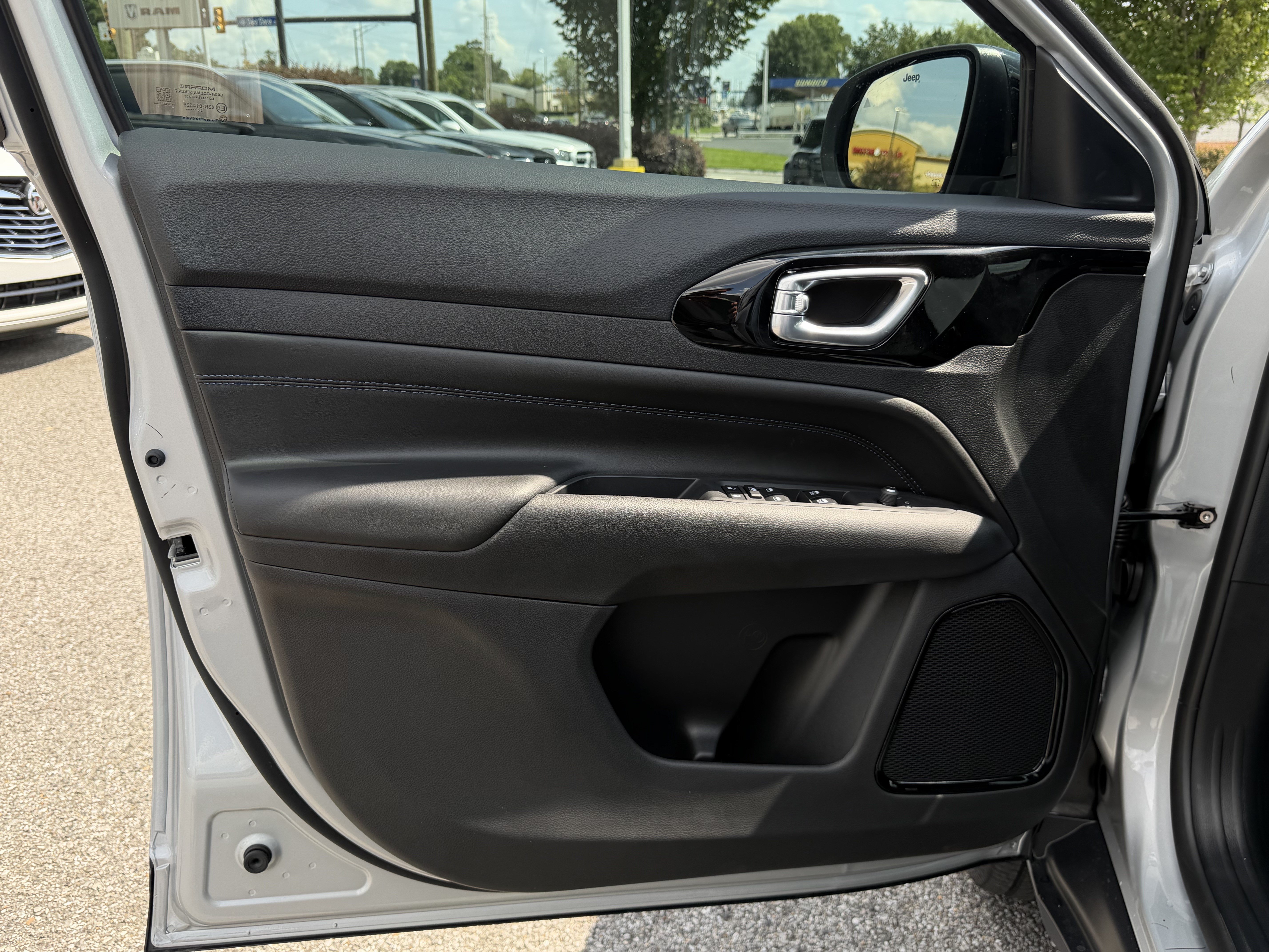 New 2026 Jeep Compass Latitude AWD/4WD image 14