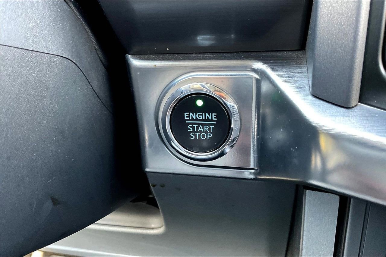 Used 2023 Ford F150 Lariat image 29