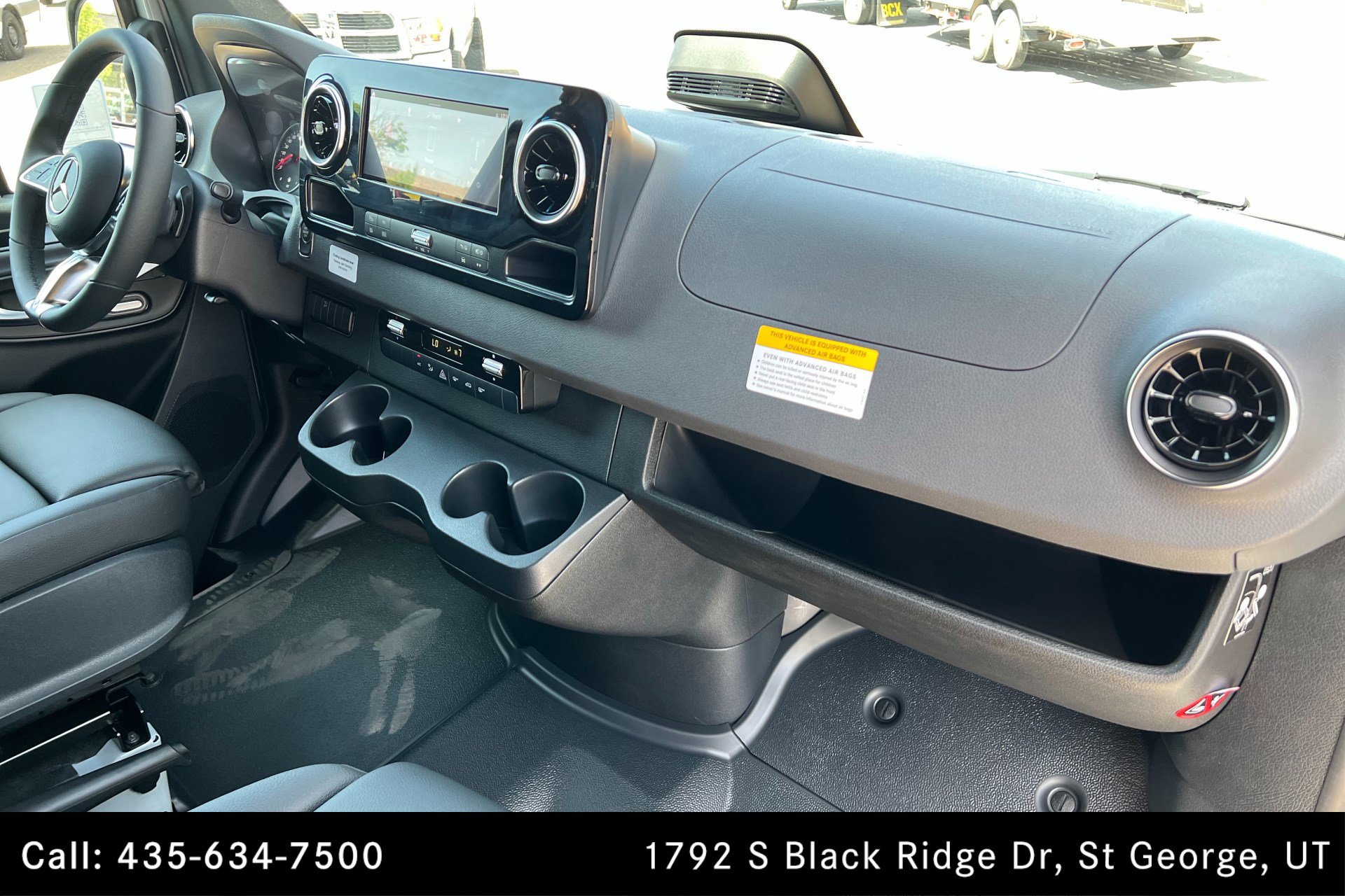 Used 2025 Mercedes-Benz Sprinter 2500 image 22