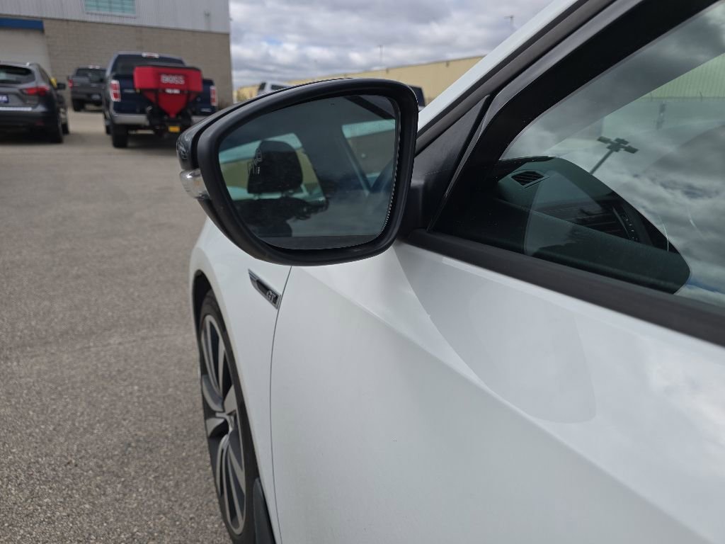 Used 2018 Volkswagen Passat 3.6 FWD image 5