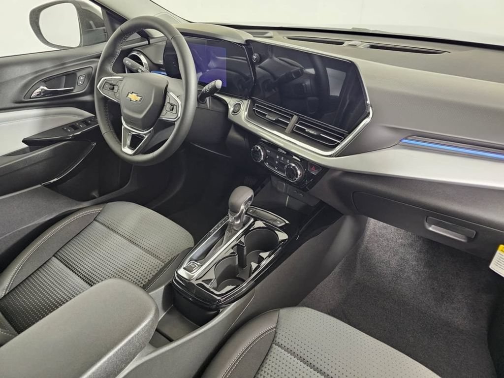 New 2026 Chevrolet Trax LT w/ LT Convenience Package FWD image 10