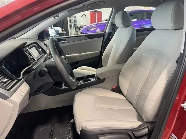 Used 2019 Hyundai Sonata SE FWD image 12