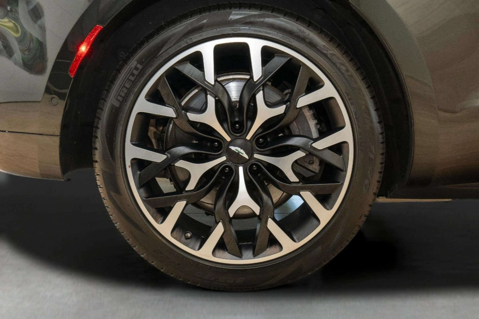 Used 2024 Aston Martin DBX AWD/4WD image 56