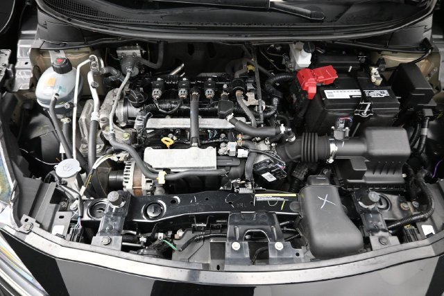 Used 2024 Nissan Versa SR FWD image 23