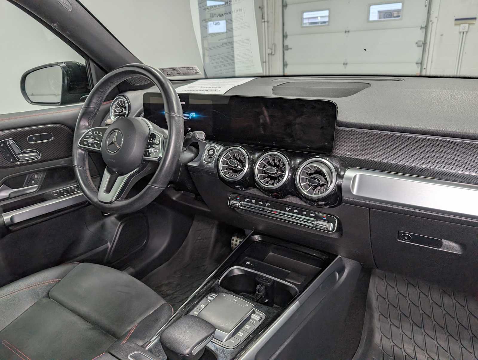Used 2023 Mercedes-Benz GLB 250 4MATIC image 38