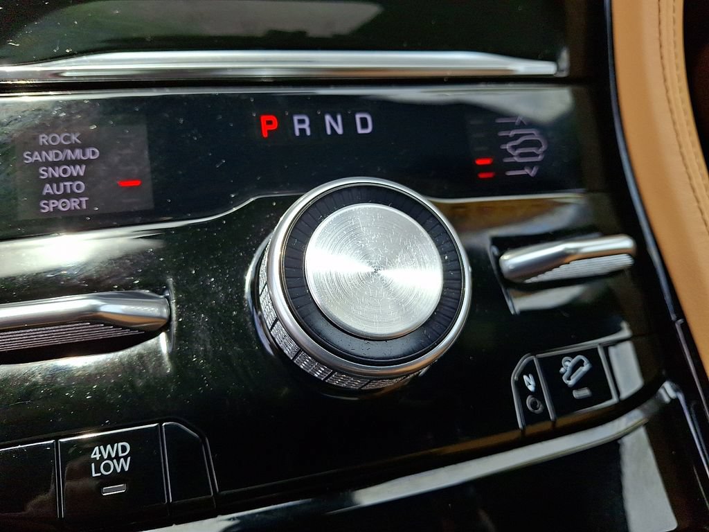 Used 2023 Jeep Grand Cherokee L Summit AWD/4WD image 16