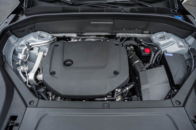 New 2026 Volvo XC90 B6 Plus w/ Protection Package Premier image 18