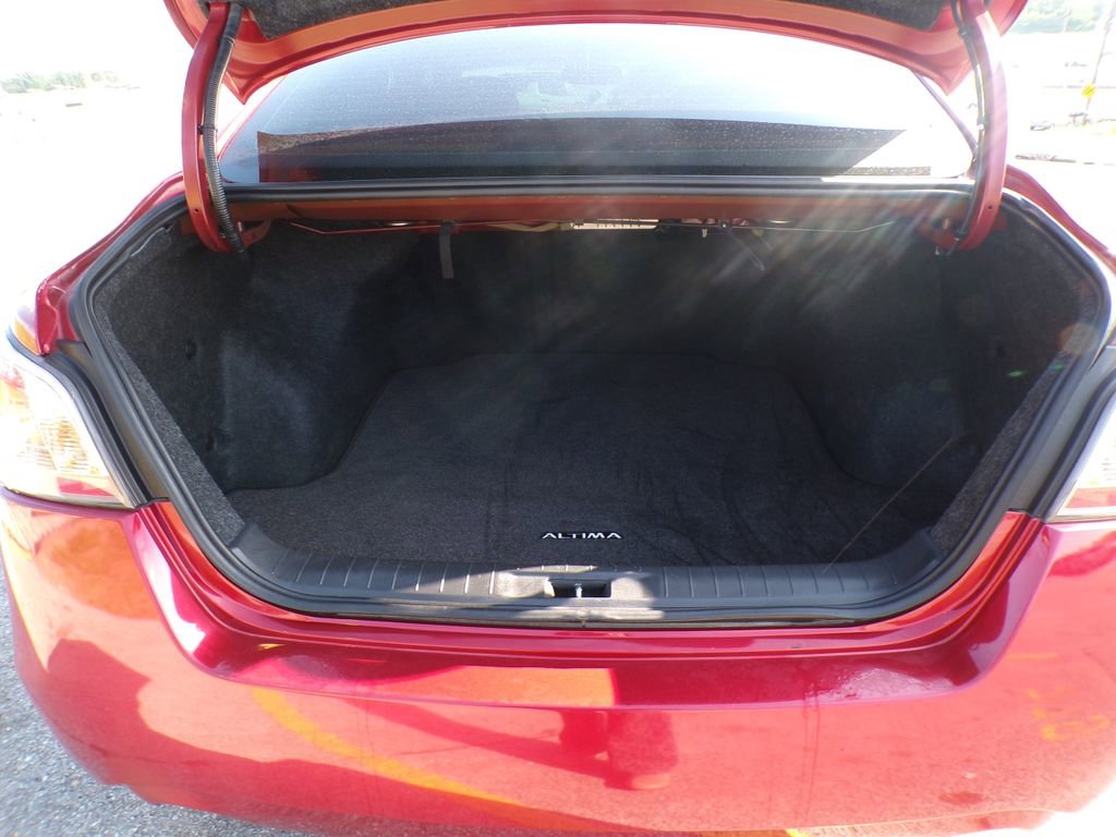 Used 2015 Nissan Altima 3.5 SL FWD image 18