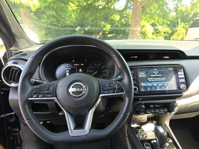 Used 2023 Nissan Kicks SR w/ Interior Electronics Package FWD image 15