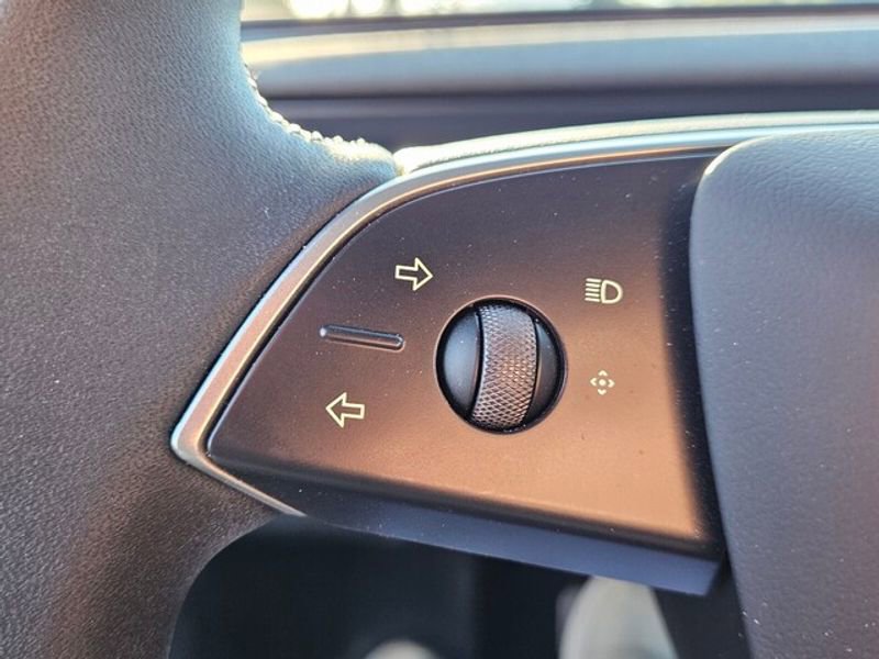 Used 2025 Tesla Model 3 Long Range image 29