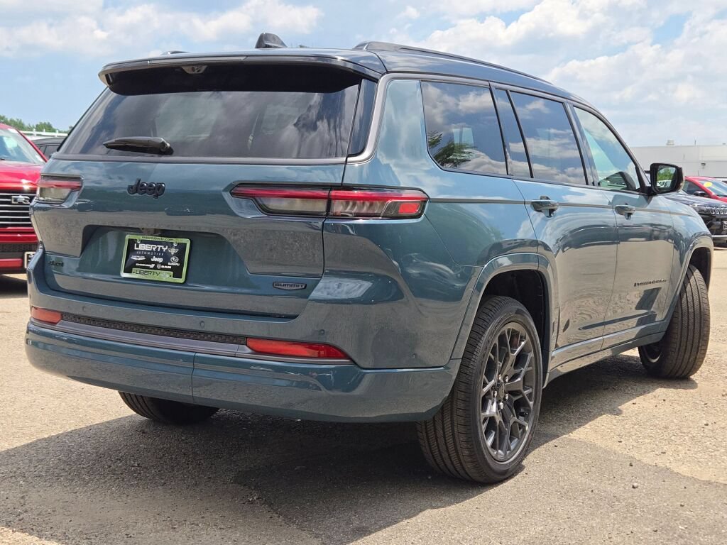 New 2026 Jeep Grand Cherokee L Summit w/ Obsidian Package AWD/4WD image 14