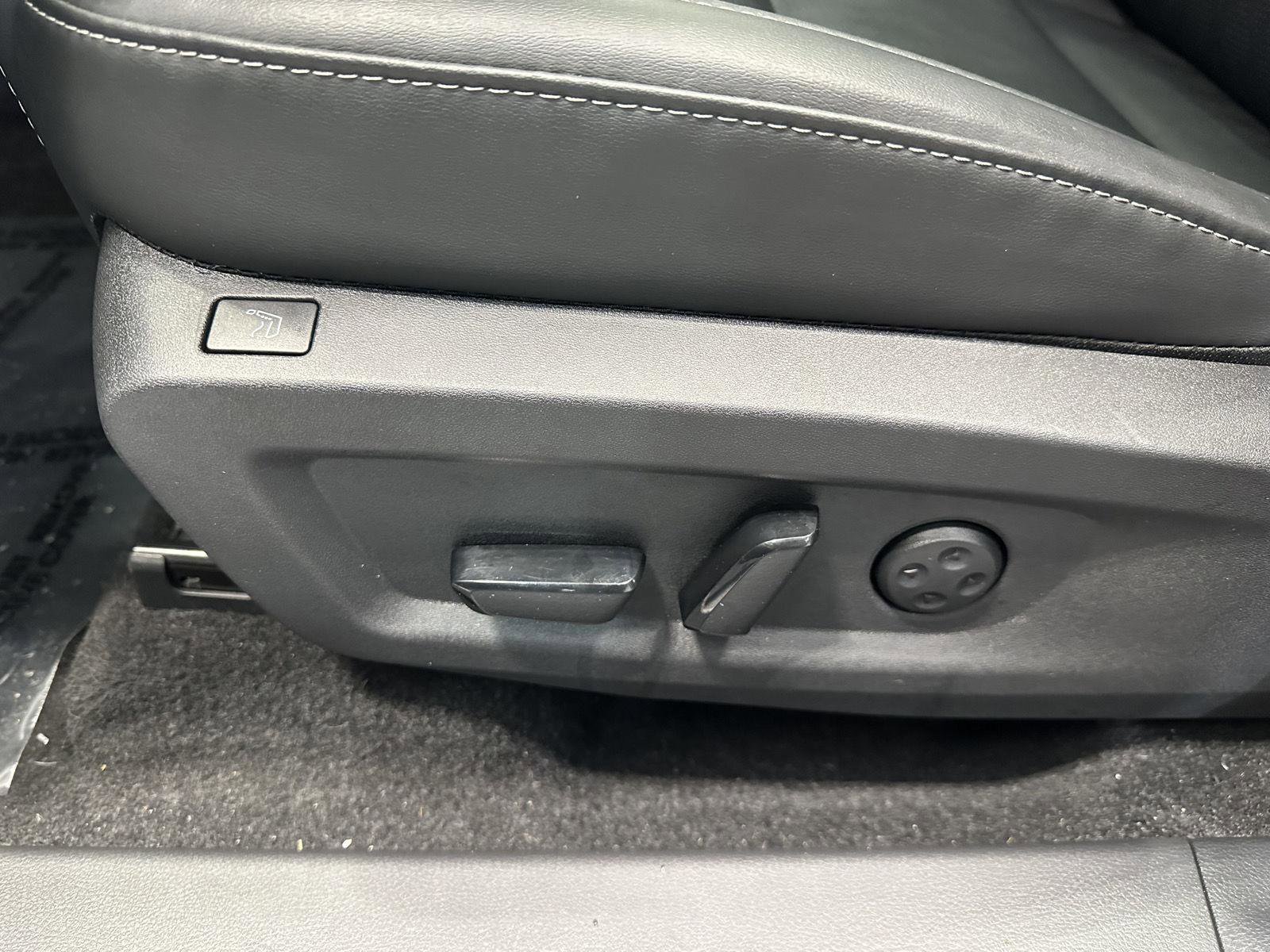 Used 2025 Nissan Murano Platinum w/ Cargo Package image 16