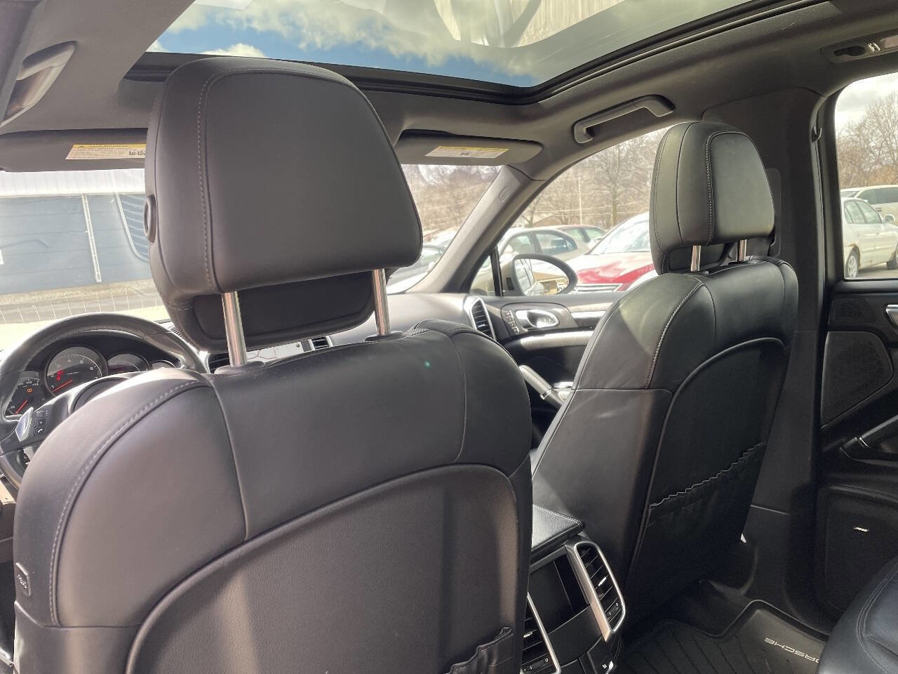 Used 2014 Porsche Cayenne image 25