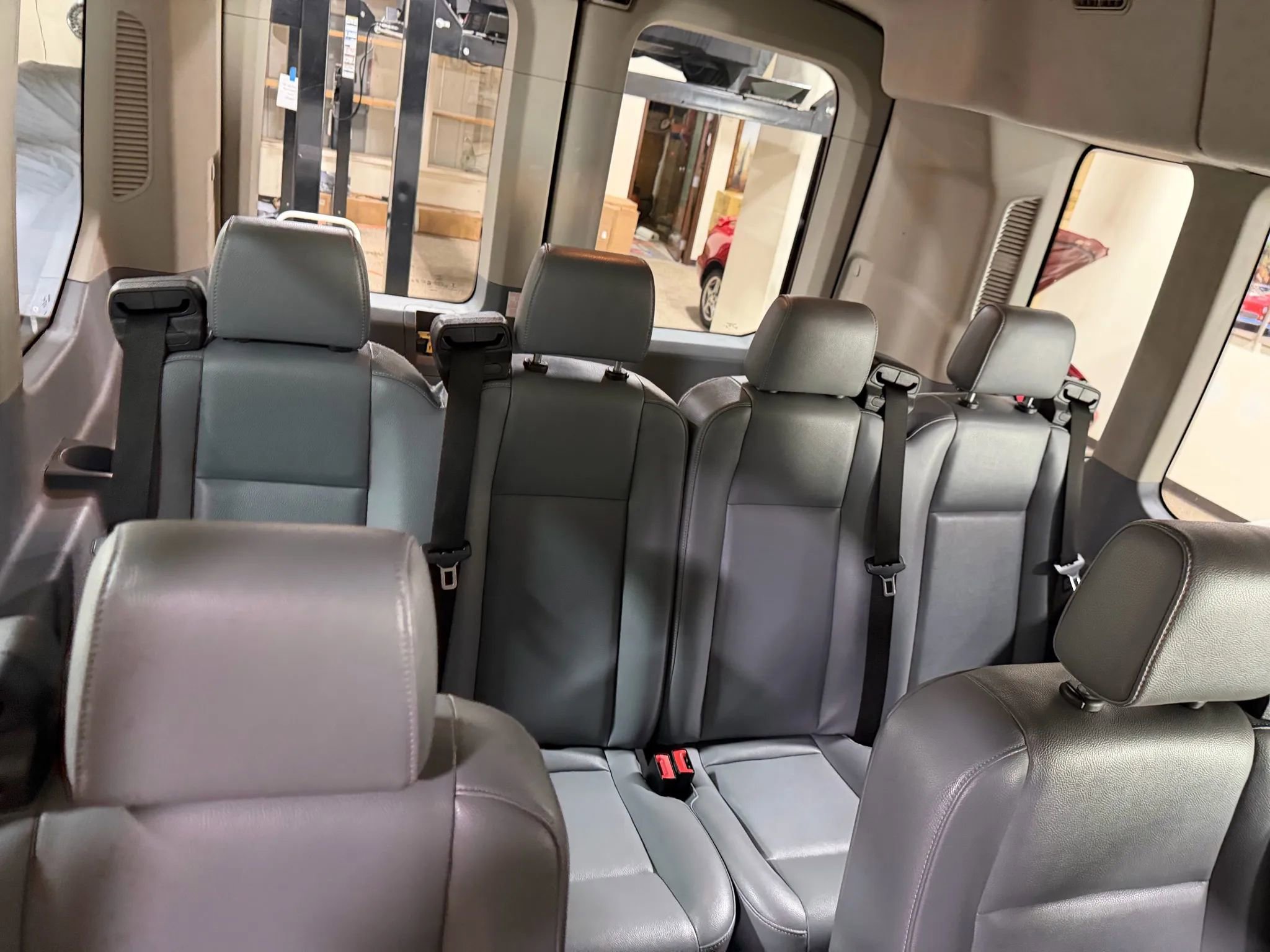 Used 2018 Ford Transit 350 XL image 34