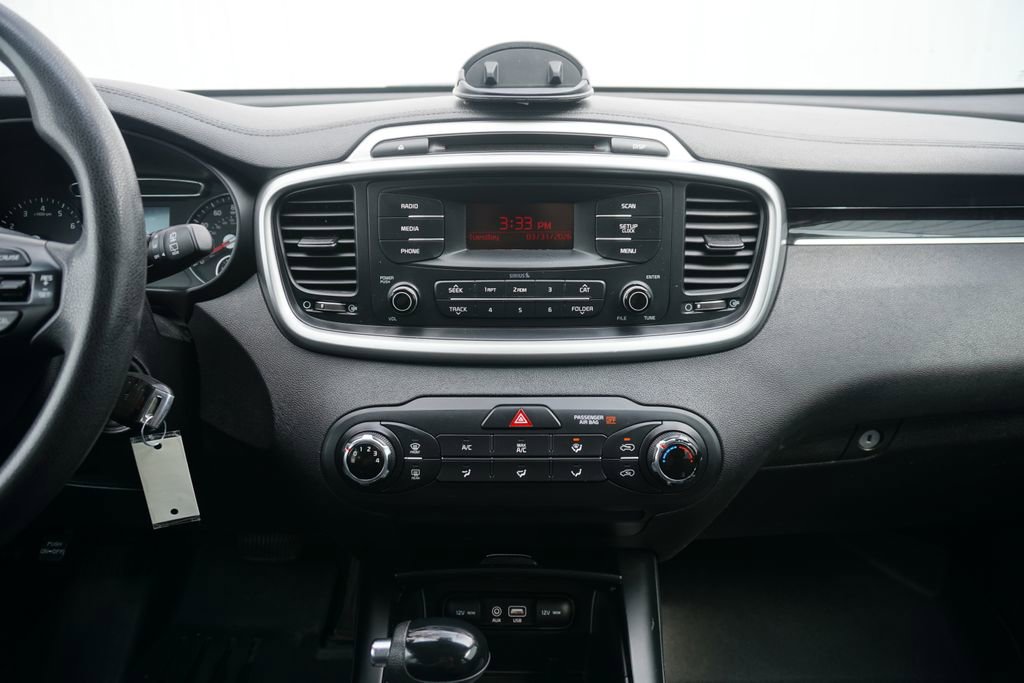 Used 2016 Kia Sorento L image 23