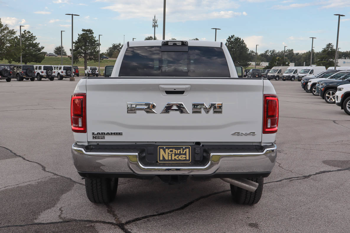 New 2027 RAM 2500 Laramie w/ Towing Technology Group AWD/4WD image 5