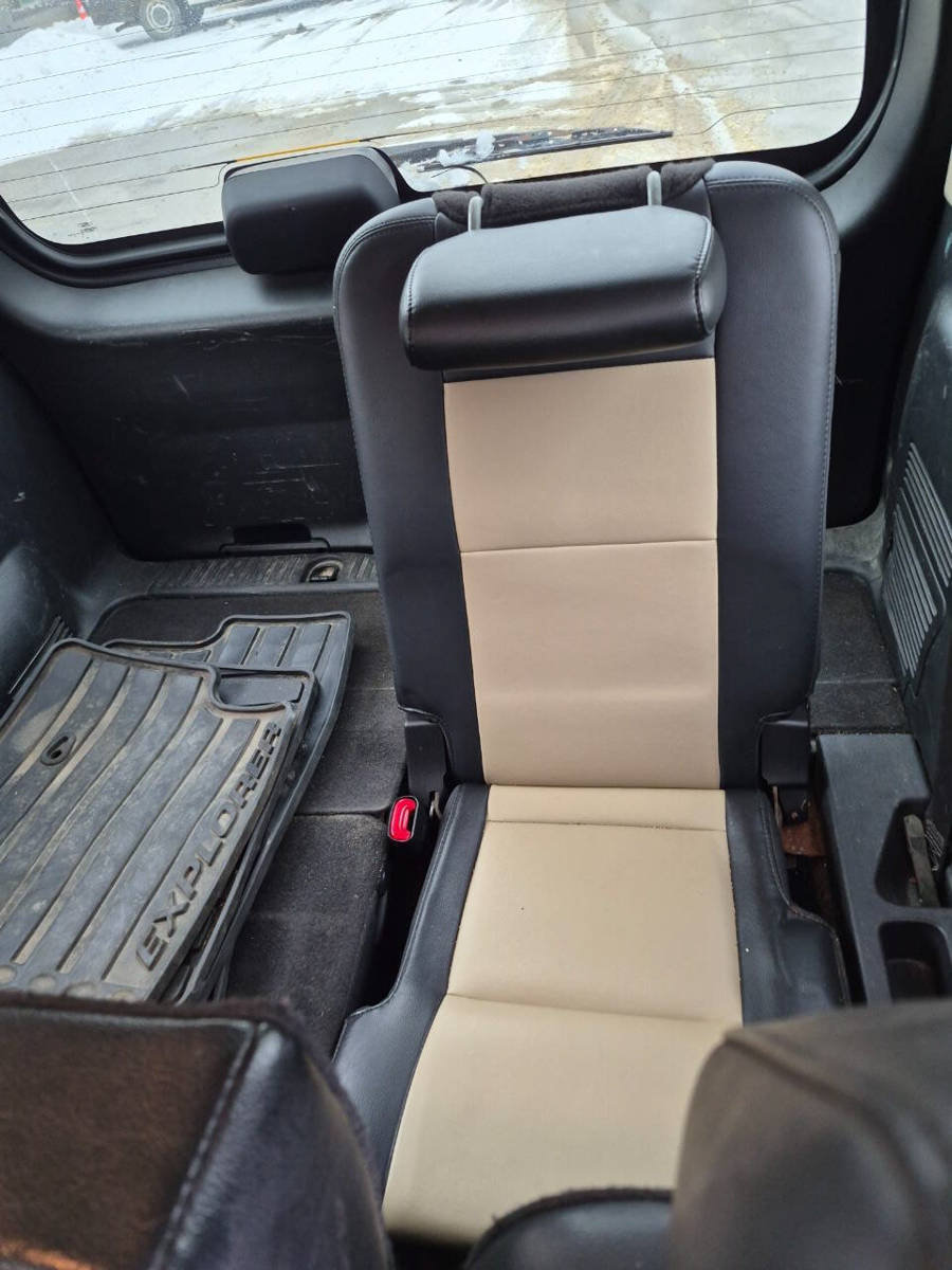 Used 2010 Ford Explorer Eddie Bauer RWD image 7