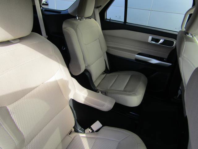 Certified 2023 Ford Explorer XLT w/ Class IV Trailer Tow Package image 3