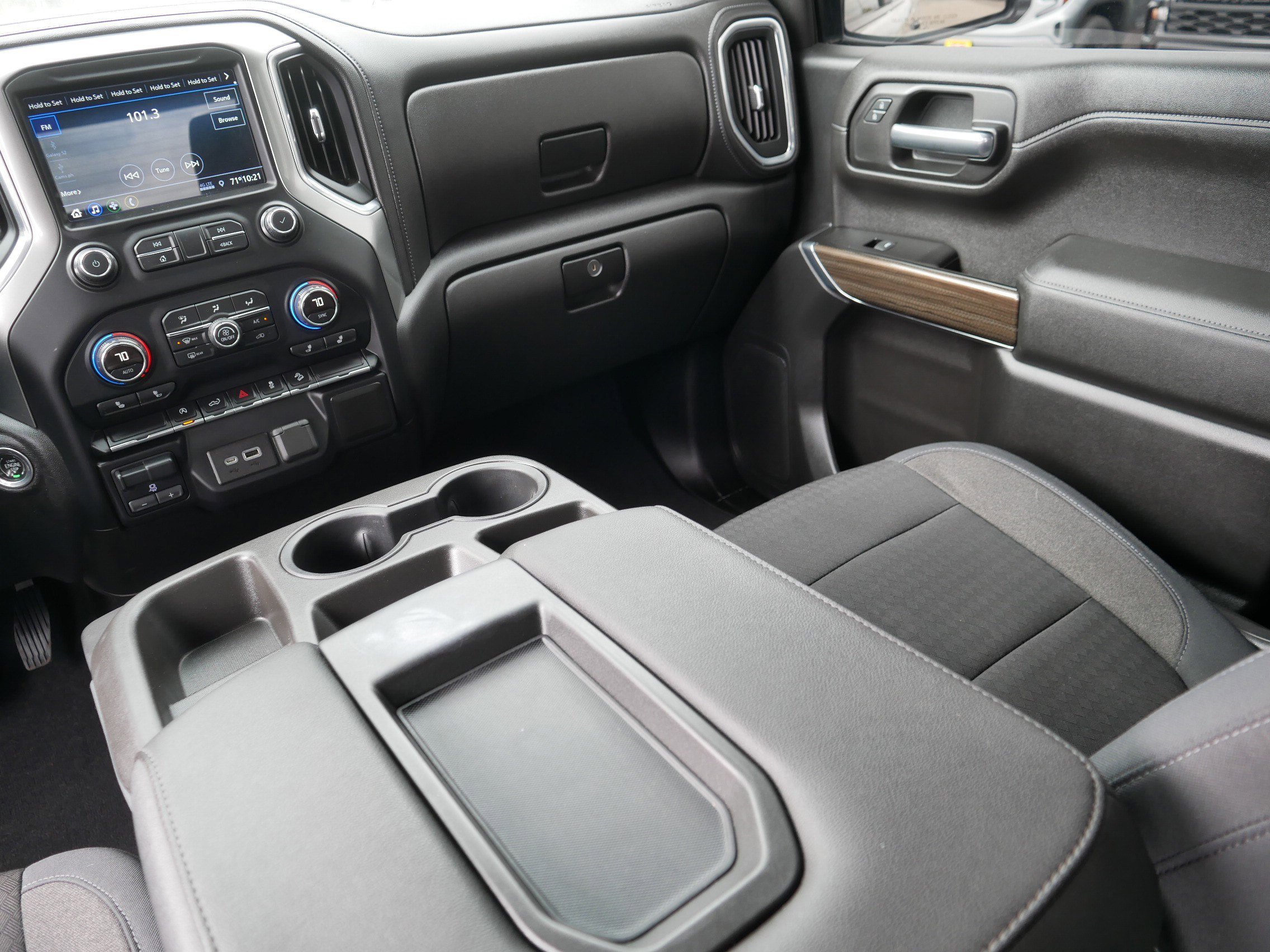 Used 2019 Chevrolet Silverado 1500 LT Trail Boss w/ Convenience Package AWD/4WD image 11