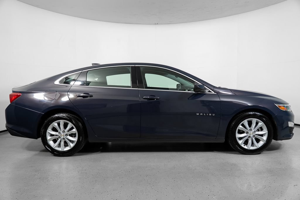 Used 2025 Chevrolet Malibu LT FWD image 3