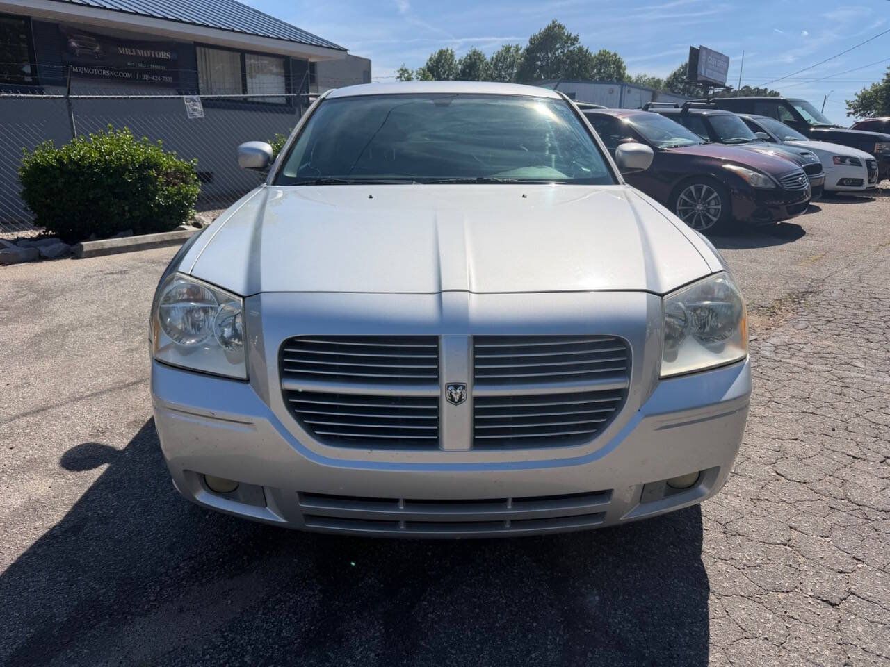 Used 2006 Dodge Magnum R/T w/ Convenience Group II RWD image 2