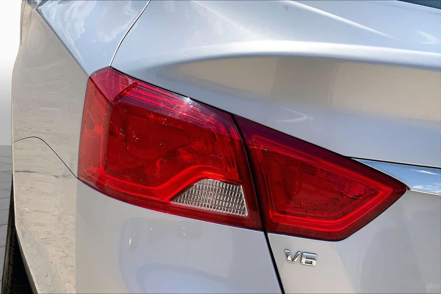 Used 2020 Chevrolet Impala LT FWD image 29