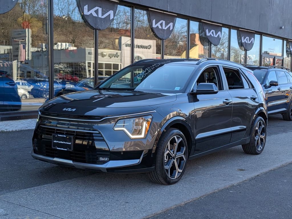 Certified 2024 Kia Niro SX Touring image 2