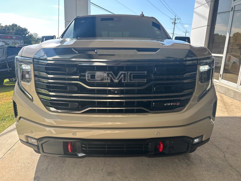 Used 2023 GMC Sierra 1500 AT4 w/ AT4 Preferred Package AWD/4WD image 3