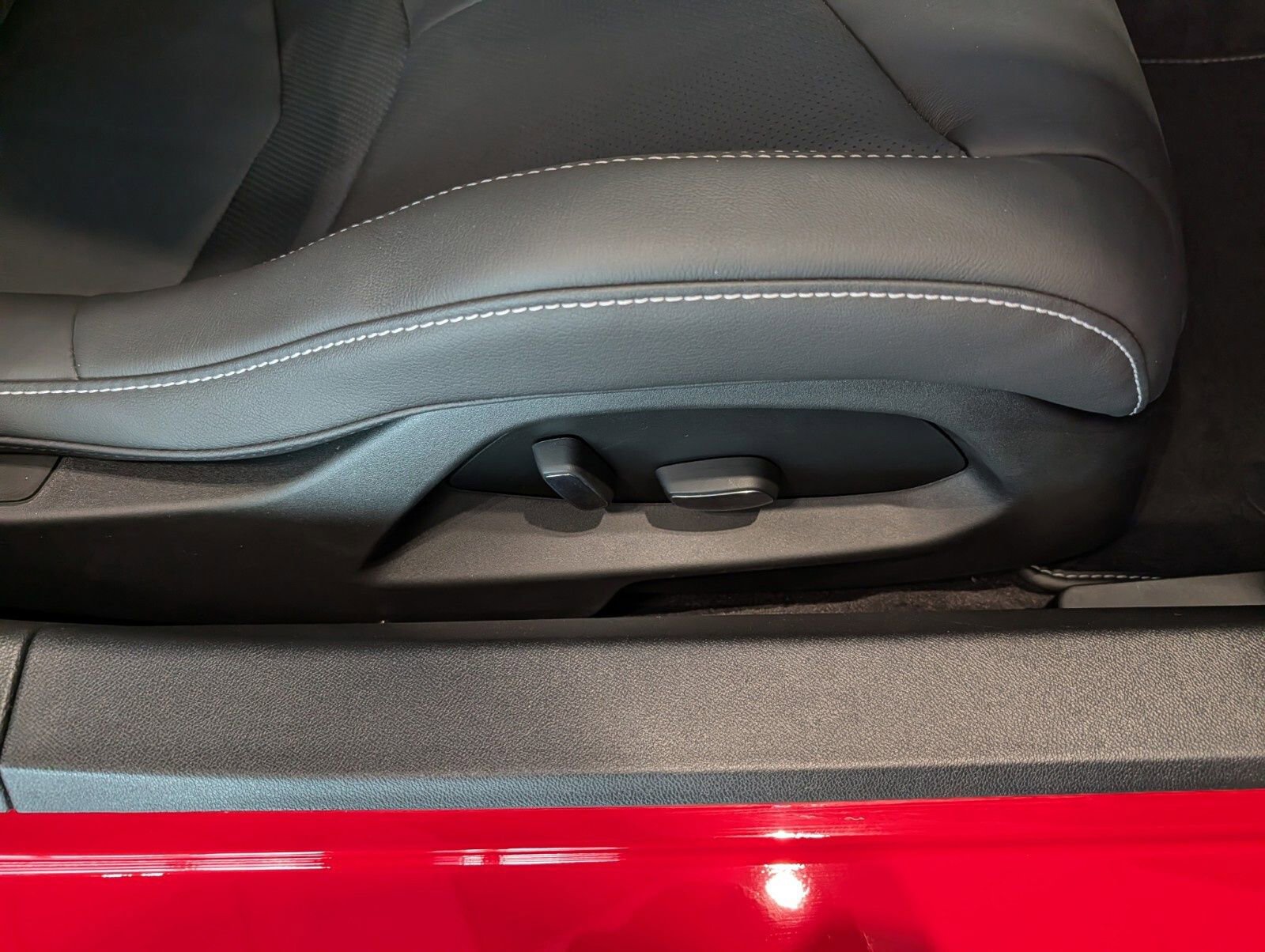 Certified 2025 Chevrolet Corvette Stingray Coupe w/ Battery Protection Package image 35