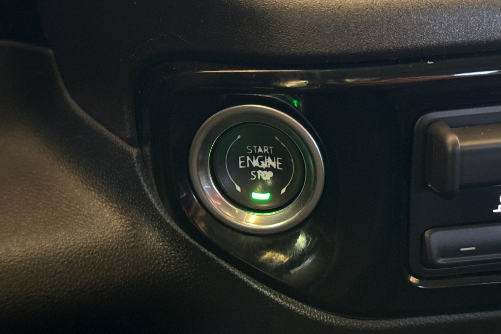 Used 2025 Chevrolet Silverado 3500 LT AWD/4WD image 28
