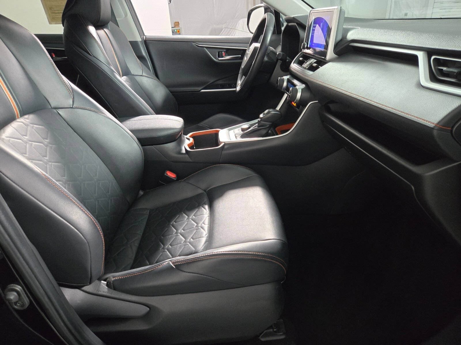 Used 2024 Toyota RAV4 Adventure AWD/4WD image 17