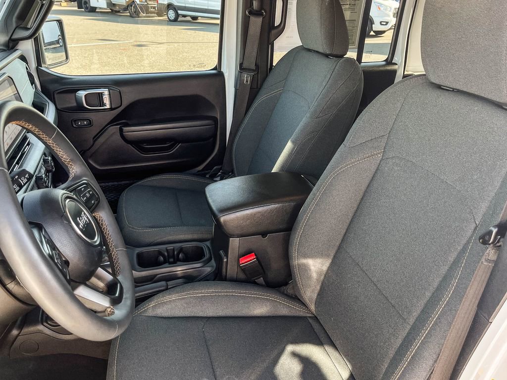 Used 2024 Jeep Wrangler Unlimited image 37