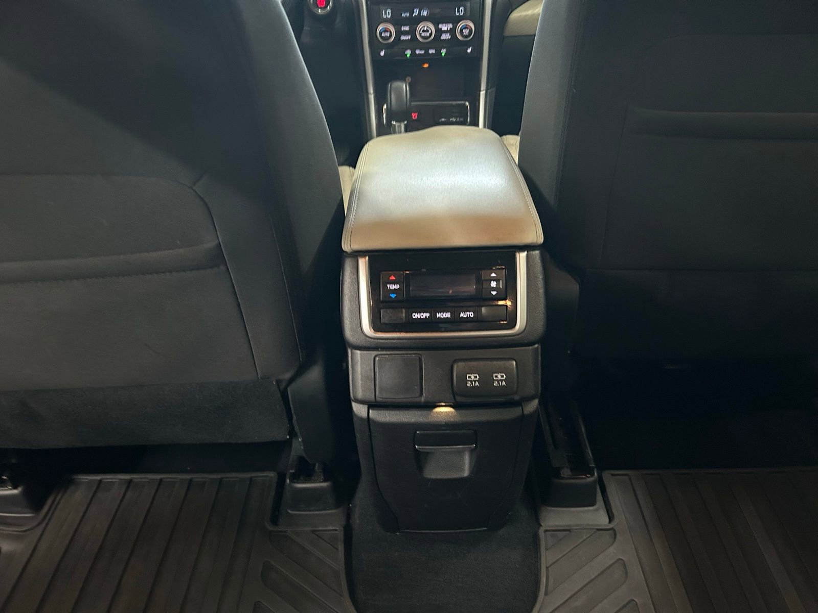 Used 2022 Subaru Ascent Premium w/ Convenience Package AWD/4WD image 24