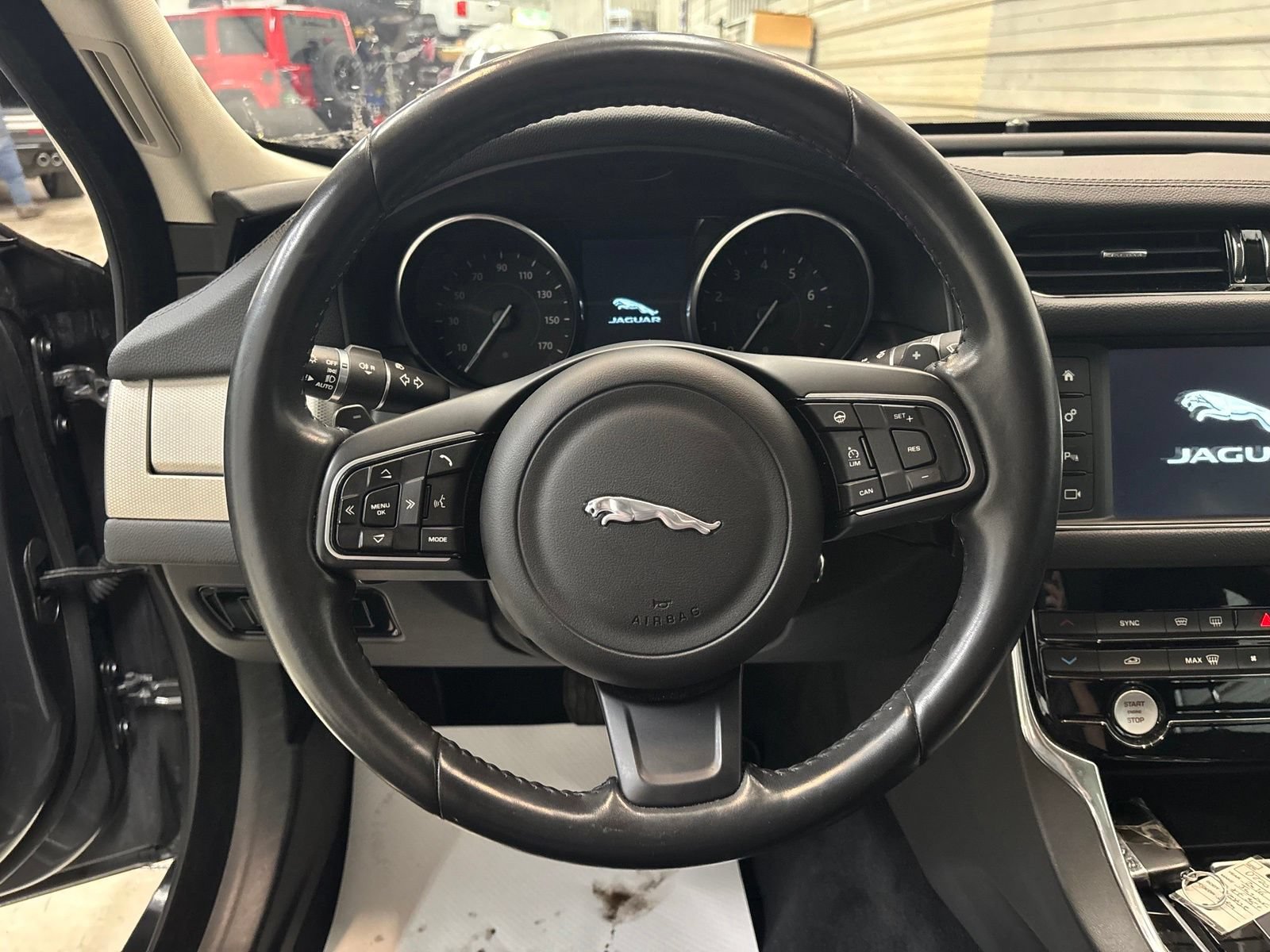 Used 2016 Jaguar XF Prestige AWD/4WD image 12