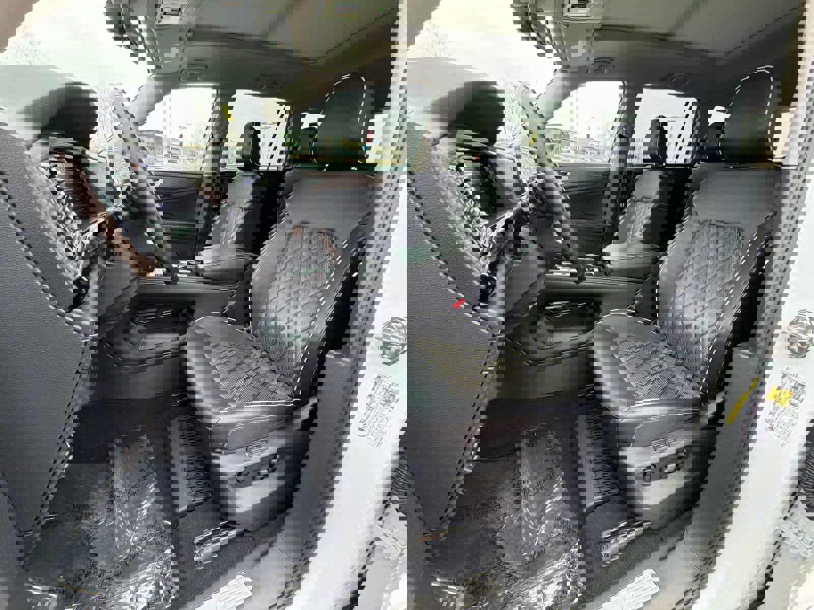 Used 2024 Volkswagen Atlas SEL Premium R-Line image 11