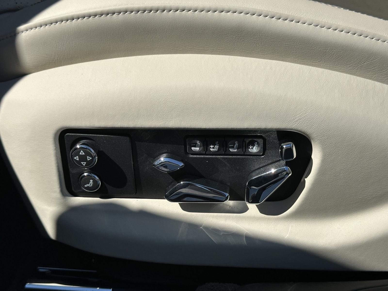 New 2026 Bentley Flying Spur Plug-In Hybrid AWD/4WD image 9