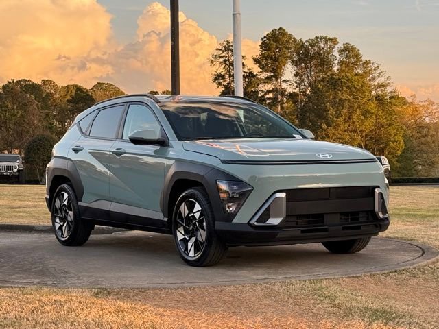 Used 2025 Hyundai Kona SEL image 1