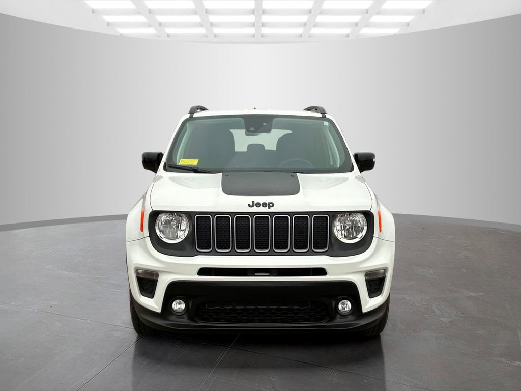 Used 2023 Jeep Renegade Latitude image 2