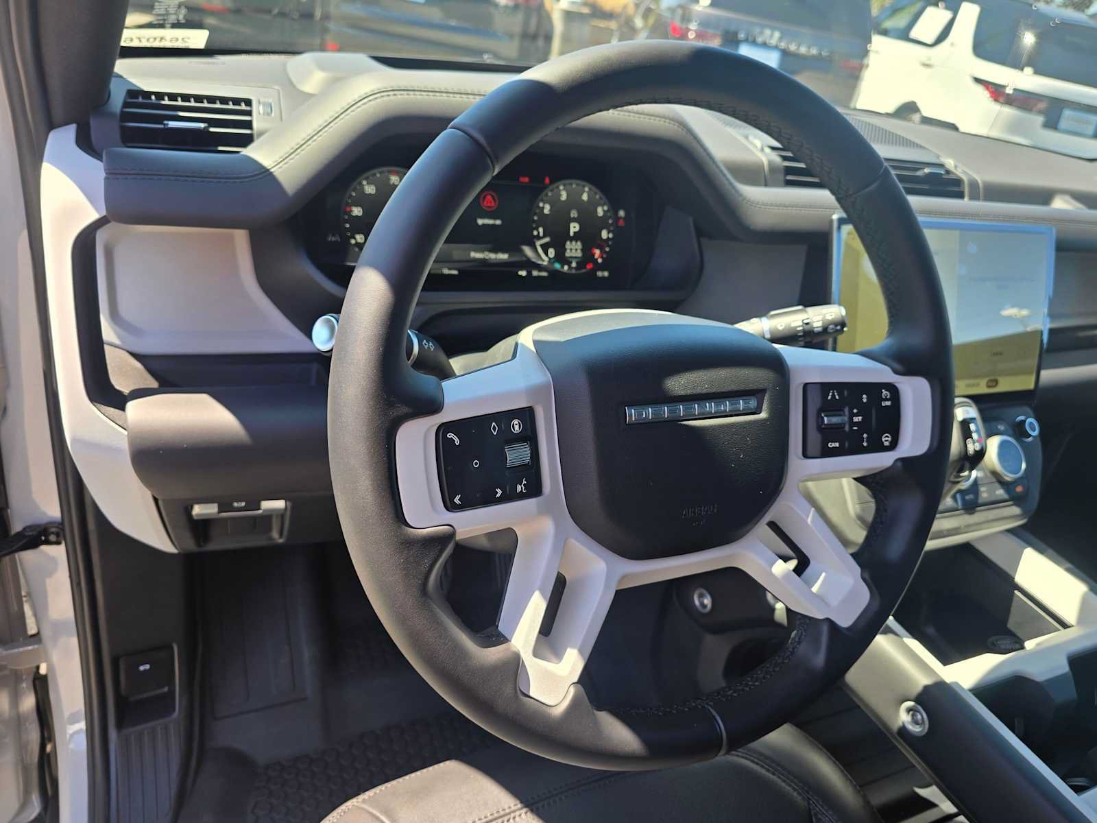 New 2026 Land Rover Defender 130 X-Dynamic SE AWD/4WD image 24
