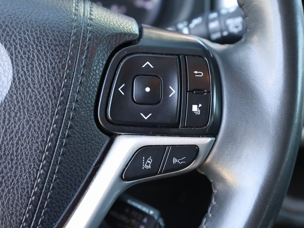 Used 2019 Toyota Highlander XLE image 37