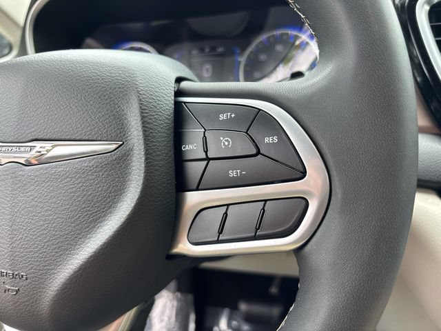 Used 2023 Chrysler Voyager LX FWD image 28
