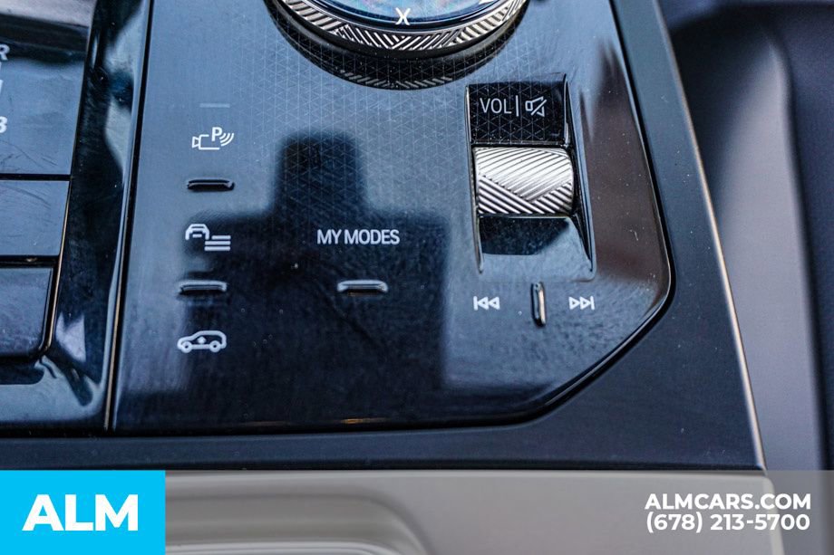 Used 2022 BMW iX xDrive50 w/ Dynamic Handling Package image 46